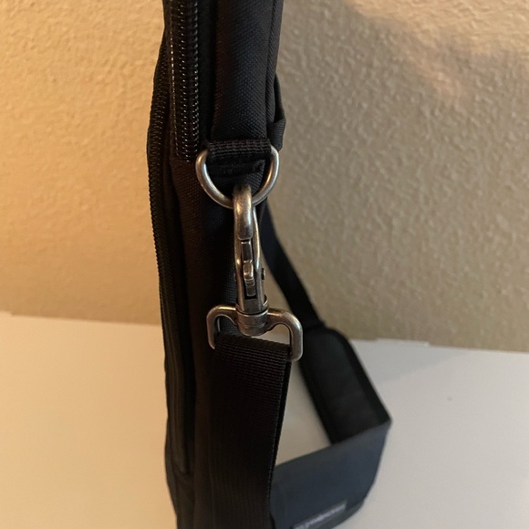 Canon Professional Service Shoulder / Crossbody Messengers/ Laptop Case Bag - Picture 5 of 12